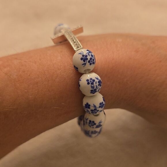 Cross blue and white stretch bracelet - Picture 8 of 10